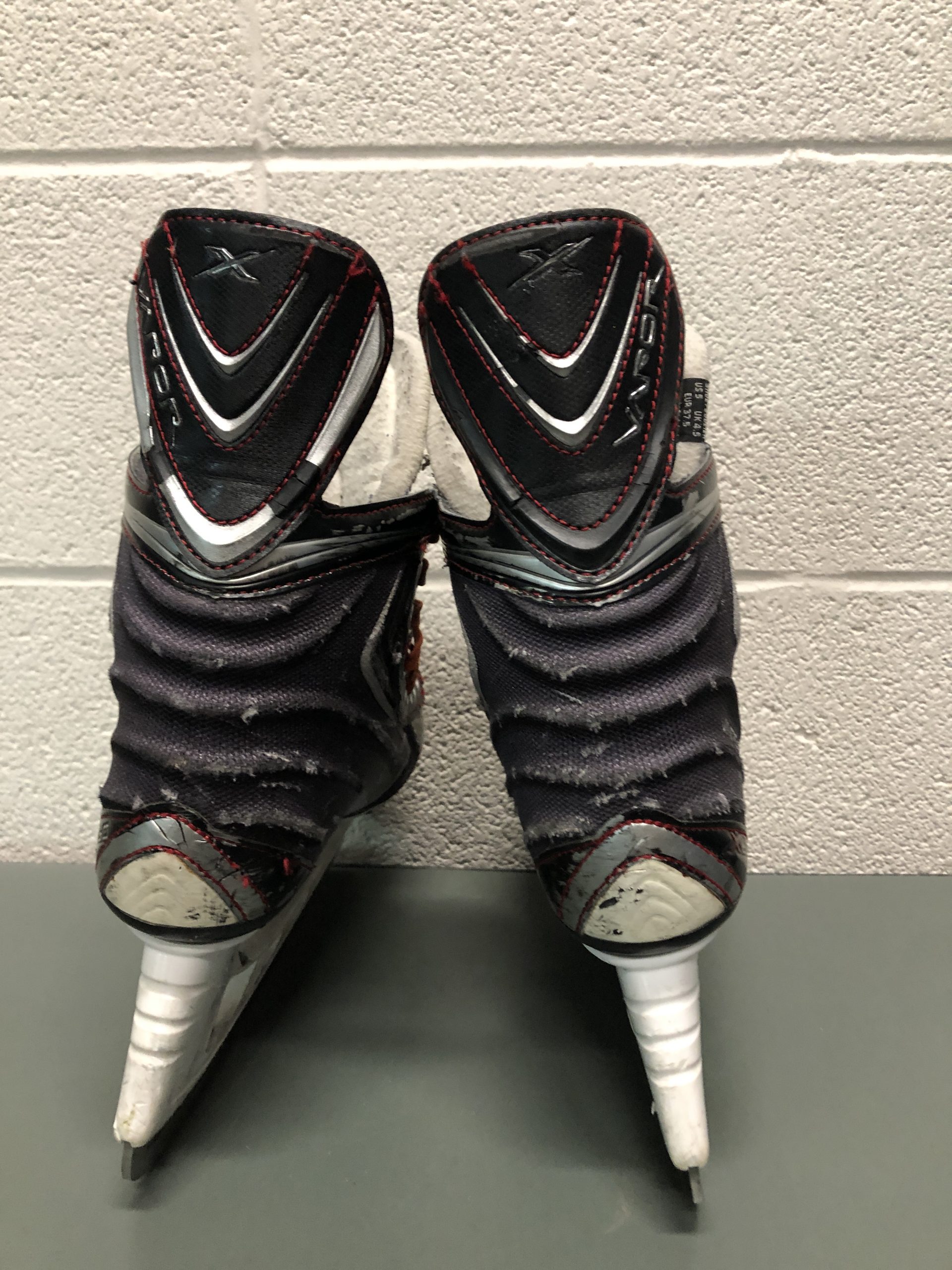 Junior Used Bauer Vapor X60 Hockey Skates Extra Wide Size 4EE - Image 11