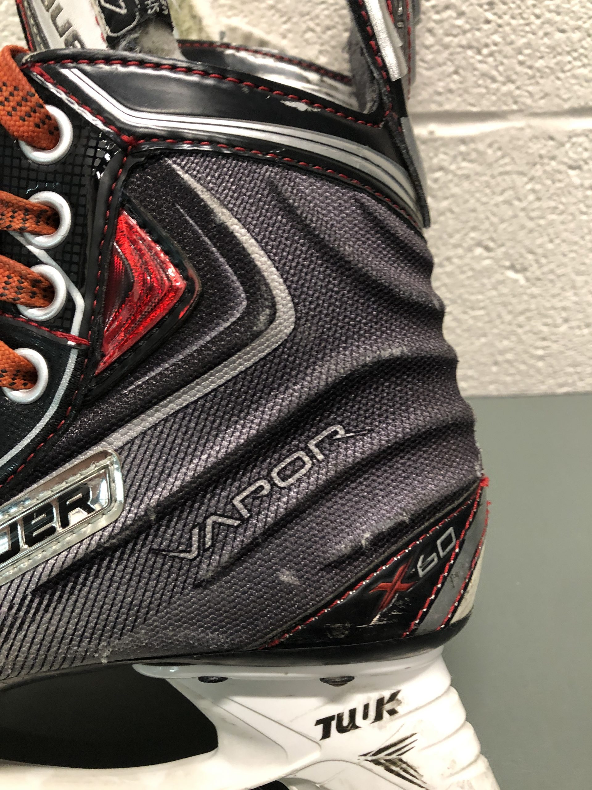 Junior Used Bauer Vapor X60 Hockey Skates Extra Wide Size 4EE - Image 5