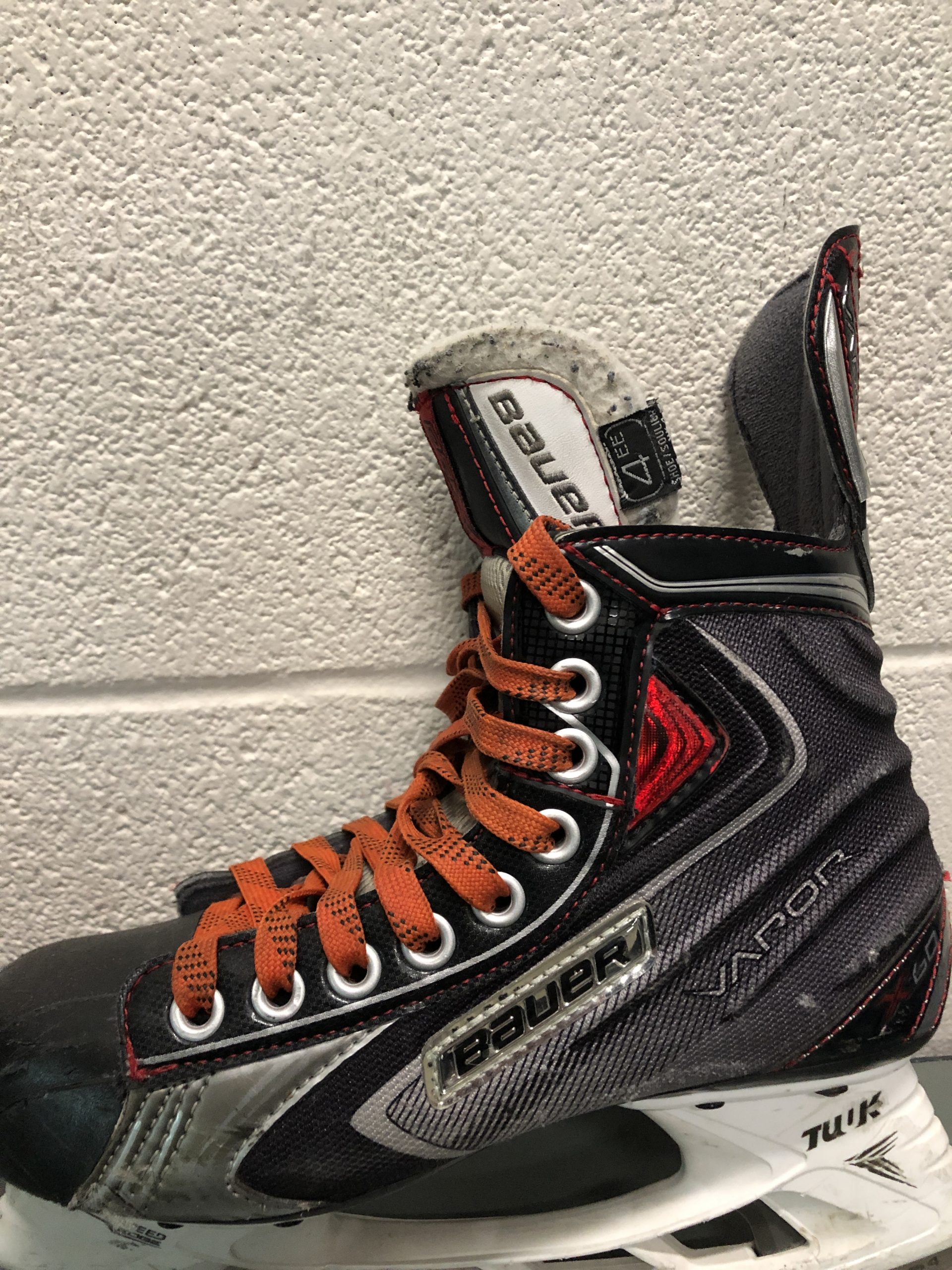 Junior Used Bauer Vapor X60 Hockey Skates Extra Wide Size 4EE - Image 4